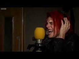 My Chemical Romance Na Na Na Live Seriously Just Go Watch This It S Worth It I Like This Song Ev My Chemical Romance My Chemical Romance Songs Gerard Way