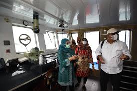 Sopir anggota dprd dki batal digaji pakai duit rakyat. Pelabuhan Tigaras Dan Simanindo Siap Hadapi Libur Nataru Suluh Sumatera