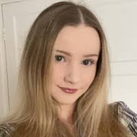 Holly Eve's Instagram, Twitter & Facebook