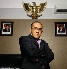 Learn about aburizal bakrie net worth, biography, age, birthday, height, early life, family, dating, partner, wiki and facts. Biografi Aburizal Bakrie Kisah Pengusaha Terkenal Indonesia Biografiku Com