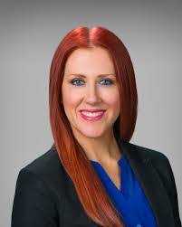 Leslie Hankins's Instagram, Twitter & Facebook