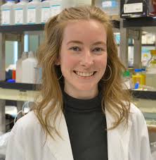 Anna Kus's Instagram, Twitter & Facebook