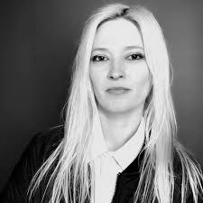 Courtney Yates's Instagram, Twitter & Facebook