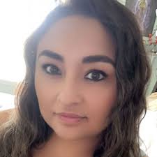 Alma Pedraza's Instagram, Twitter & Facebook