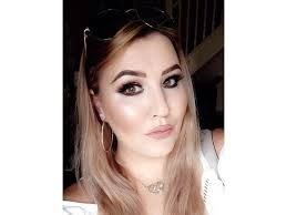 Išvyskite, kokį makiažą pasidarė kasininkė, kad buvo viešai išjuokta