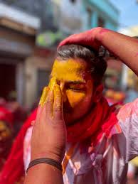 Here's our iphone 11 pro. Tips And Tricks On How To Get Best Holi Photos On Iphone 11 11 Pro Series Deccan Herald