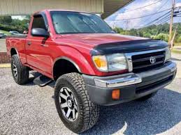 The 2000 toyota tacoma is a midsize pickup truck that seats up to five people. Toyota Tacoma 4x4 2000 Toyota Tacoma 2 7 Liter 4x4 Auto Only Used Classic Cars