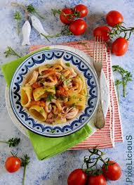 Paccheri con gamberi, guanciale e burrata: Calamarata Mezzi Paccheri Con Calamari E Pomodorini