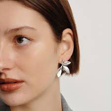 Claudia Hoops in Silver