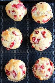 Strawberry Shortcake Muffins Recipe Strawberry Muffin Recipes Strawberry Recipes Strawberry Shortcake Muffins