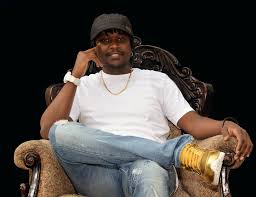 After 10 years on hiatus, former kleptomaniax member nyamari 'nyashinski' ongegu made a comeback to the kenyan music scene. Nyashinski Lyrics Biography And Albums Afrikalyrics