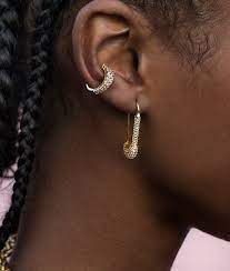 If your solid dresses are starting to seem boring to you, adding a fun or bold jewelry piece is a fast way to change it up. 40 Best Jewelry Brands 2021 Cute Jewelry Brands To Shop Now
