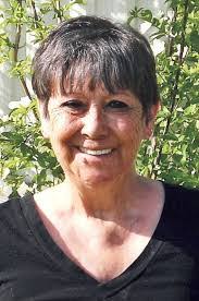 Lorrie Heath's Instagram, Twitter & Facebook