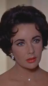 Natalie Portman as Anne Boleyn in 'The Other Boleyn Girl'. Portman was  attracted to the role because it was a character that she “hadn't played  before”, and describes Anne as “strong, yet