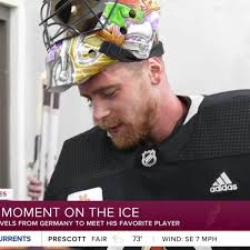 Arizona Coyotes goalie makes young fan's day at open practice