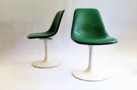 Green Fiberglass Pedestal Chair Mid Century Tulip Chair Naugahyde Krueger Metal Products Eames Era 1 Of 2 With Images Swivel Dining Chairs Pedestal Chair Green Chair