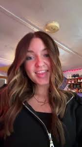 Ashley Neathery's Instagram, Twitter & Facebook