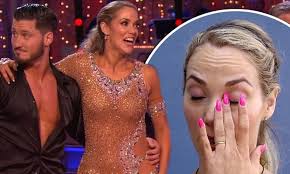 Showgirls (1995) trailer (elizabeth berkley, kyle maclachlan, gina gershon). Elizabeth Berkley Breaks Down During Dwts Rehearsal Daily Mail Online