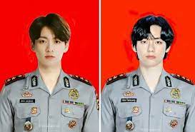 Cewek cantik ini gak pakai baju biar gak stres di mobil. Kreatif Abis 9 Potret Member Bts Diedit Pakai Seragam Polisi Dailysia