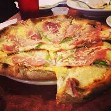 11 Of The Best Restaurants In New Mexico That Belong On Your Dining Bucket List New Mexican Restaurant Pizza Place Good Pizza
