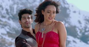 Dekh Lena Ve main inni vi ni payi jatta kahli ve tu hauli hauli ghar de manaa li tu dil nede aa ke dekh lae… jatt, i'm not asking you to rush into things you can take time in cajoling your parents to give their consent you can come near my heart and feel. dekh lena