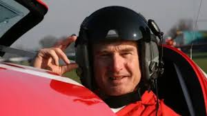 Coronavirus: Pilot creates 'hearts in the sky' NHS lockdown tribute