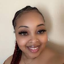 It is not appropriate for a 46-year-old man to live in a kid's bedroom,”  Kelly says about her ex-husband, Allen.