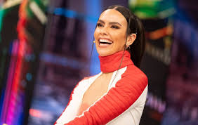 El vestido de Pedroche contra el chándal de Chenoa: el duelo de las Campanadas ante la tentación de Sandra Barneda