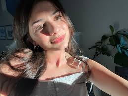 Hi, my name is Alicia. I'm 17 and a cheerleader! Things have definitely not  been the same this year with sports and it has bummed me out :(( After high  school I