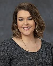 Kim Lovern's Instagram, Twitter & Facebook