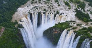 Jog Falls, Karnataka Photo Credit: https://theroamingguide.com