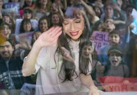 Don't miss out your favorite series! Selena The Series Part 1 Review Como Me Duele This Show Is Not Good Tell Tale Tv