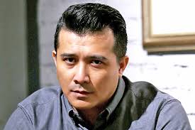 Aaron Aziz kuarantin di rumah