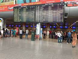 Лінії тролейбус зі станціями поблизу цілодобова парковка біля аеропорту у місті львів аеропорт 5 хв пішки Aeroport Lviv Im Danila Galickogo Lwo