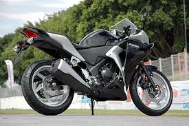 The 249.5 cc (15.23 cu in) cbr250r was made from 2011 to 2013 for all honda markets except japan and malaysia, where production continued after 2013. Cbr 250 Top Speed