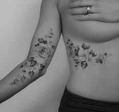 Tatowierung Traditionelletatowierung Realistischetatowierung Aquarelltat In 2020 Tattoo Arm Frau Blumen Blumen Tattoo Filigrane Tattoo