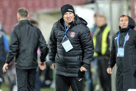 Daniel vasile petrescu is a romanian former footballer who played as a full back or a winger, and a current manager in charge of . S A Aflat De Ce A Plecat Dan Petrescu De La Cfr Cluj Trebuie SÄƒ Ne ObiÈ™nuim Cristi BÄƒlgrÄƒdean ComparaÈ›ie Intre Edi IordÄƒnescu È™i Fostul Antrenor Al Echipei
