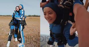 Bintang paling popular abpbh 32 mira filzah mahu popular bermaruah. Tetap Jaga Batas Pergaulan Mira Filzah Adiknya Pilih Jurulatih Wanita Kemudi Terjunan Udara Yang Dibuat Hijabista