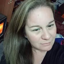 Hoy cumplo 50 años, no tengo marido, ni hijos, ni familia, y el pastel lo  hice yo misma.