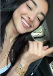 Samantha Sánchez y su atrevida conexión