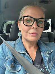 Paris opened up about her sobriety journey in her 'Shining Star' Award  acceptance speech at the Friendly House Awards Luncheon 🎥ENews  #parisjackson