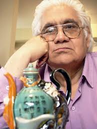 Casa de la Literatura condecora a Oswaldo Reynoso