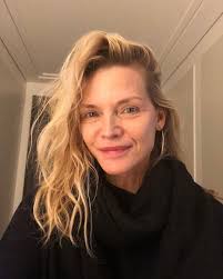 Subsequent to tolerating a few minor roles in baffled with being pigeonholed as the token pretty young lady, michelle pfeiffer michelle pfeiffer got solid surveys for her breakout execution as hoodlum moll elvira hancock in the crime film. Michelle Pfeiffer 61 Looks Incredible As She Goes Make Up Free For Thanksgiving Pic