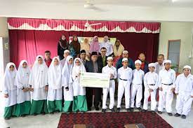 Download borang permohonan zakat kedah. Majlis Penyerahan Biasiswa Pelajar Asnaf Cemerlang Lembaga Zakat Negeri Kedah Darul Aman