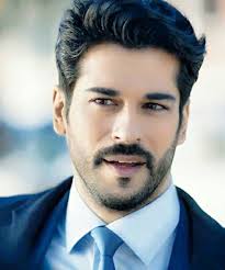 Pin By Jensen Berg On Kara Sevda Kemal Nihan Turkish Men Romantic Couple Hug Sams Hair
