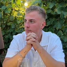 1.3M organische Views in 24h mit dem REWE Girl✨ Happy 1 jähriges auf TikTok  @rewekarriere! 🫶🏽 Danke an Kim Wunsch André Werth Justine Geloneck & das  ganze Team für euer Vertrauen… |