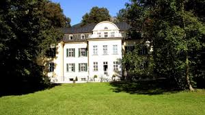 Discover that the hills are still very much alive to the sound of music on a tour of the famous movie locations in salzburg and its surrounds. Villa Trapp Von Trapp Family Home Salzburg The Sound Of Music And The Site Of History