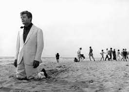 Marcello Mastroianni In La Dolce Vita Marcello Mastroianni Dolce Vita Foto In Bianco E Nero