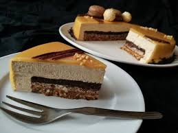 E' un'idea semplice, ma di grande effetto per preparare una torta deliziosa e fresca, in attesa della vera primavera e senza accendere il forno! Torta Mousse Al Mascarpone E Caffe Maria Rosaria Sciotti