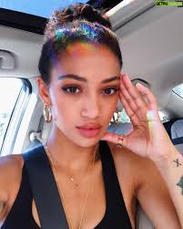 Samantha Logan Wiki, Biography, Age, Gallery, Spouse and more